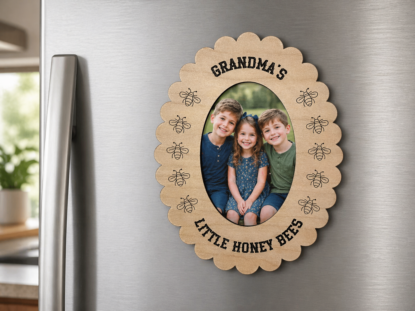 Honeybee picture frame/fridge magnet ￼