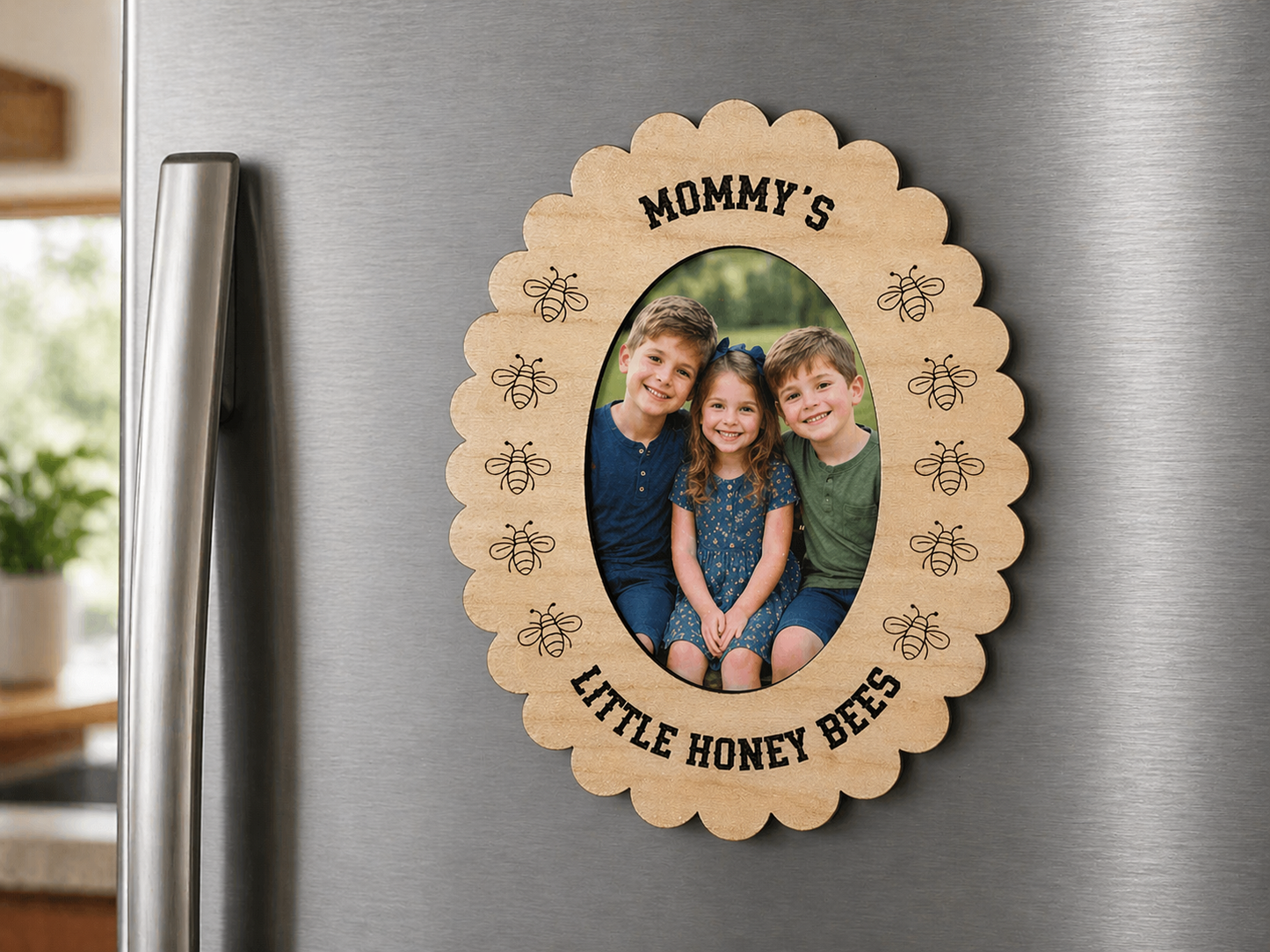 Honeybee picture frame/fridge magnet ￼